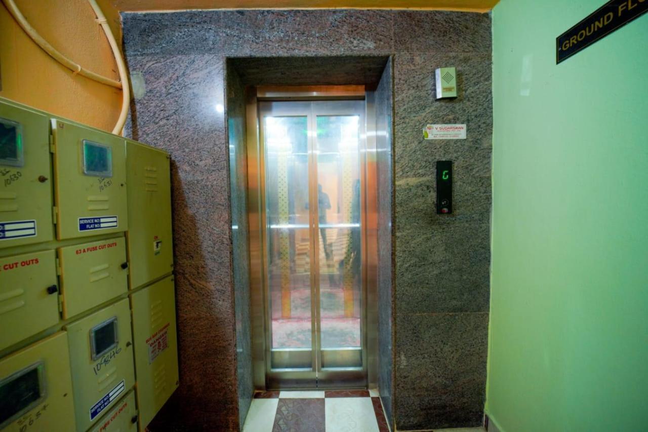 S S Home Stay -2Bhk & 1Bhk Luxury Ac Service Apartments For Group Of Families - Best Location - Modular Kitchen - Super Fast Wi-Fi- Near To Tirupati Bus Stand And Railway Station Exterior photo